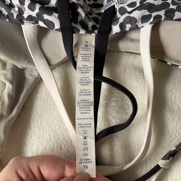 Lululemon Black and White Energy Bra Size 6 - Picture 4 of 4